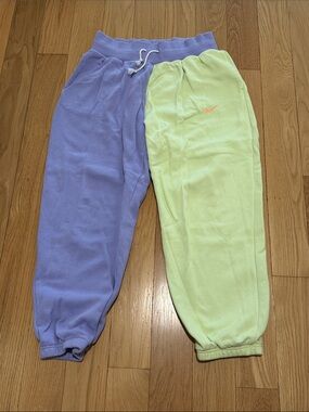 Nike Two-Tone Sweatpants — Lavender & Lime